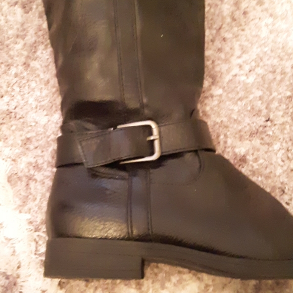 Boots - Picture 3 of 4